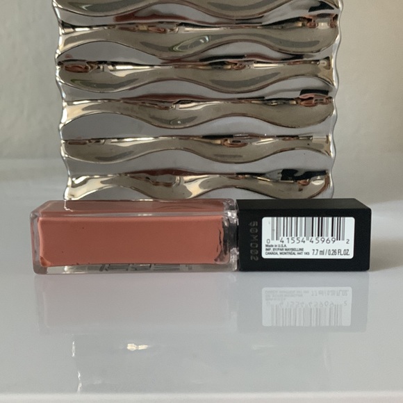 Maybelline Color Sensational Vivid Matte Liquid in “Nude Thrill” - Picture 2 of 4